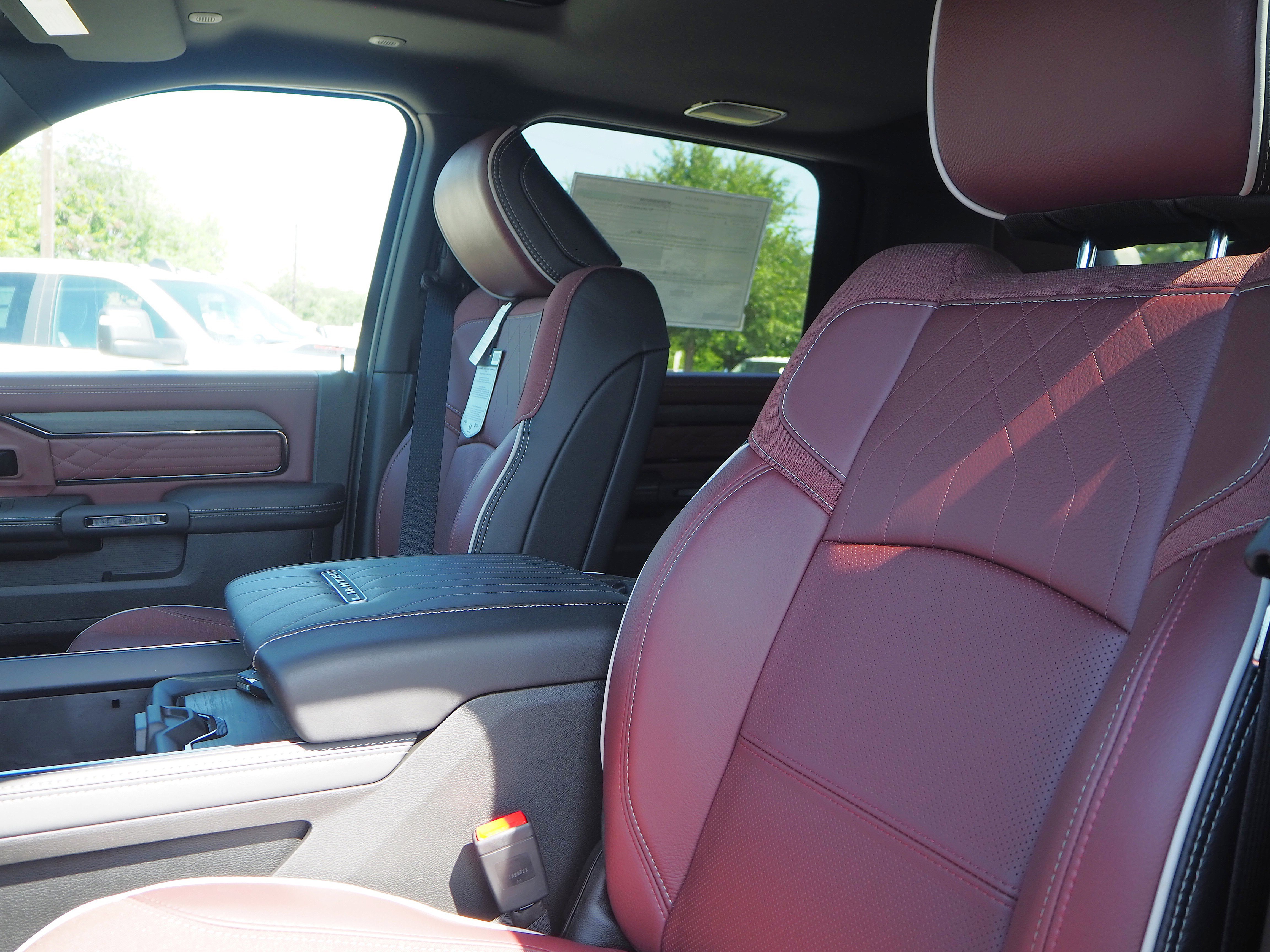 New 2025 Diamond Black Crystal Pearl-Coat Exterior Paint RAM Limited image 12
