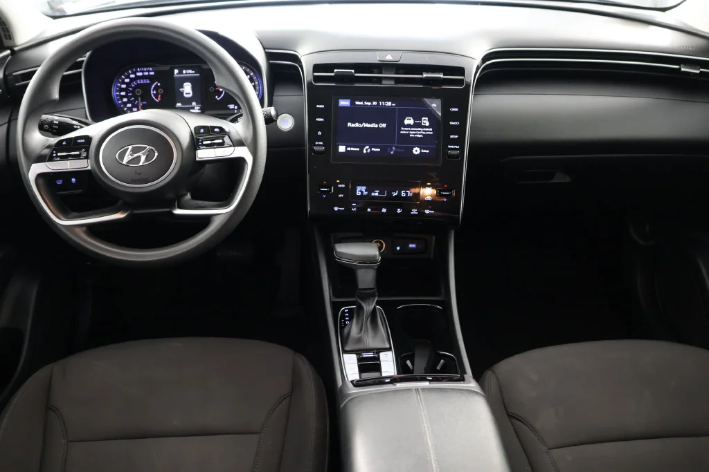 Used 2024 Silver Hyundai SEL image 2