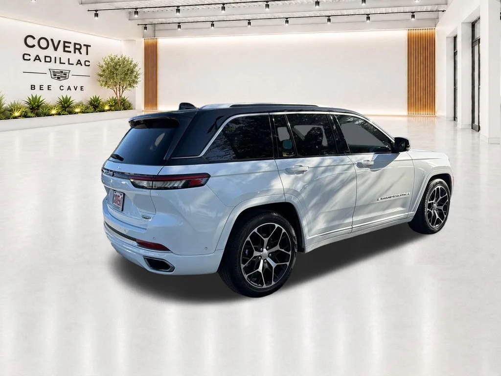 Used 2023 Bright White Clea Jeep Summit Reserve image 10