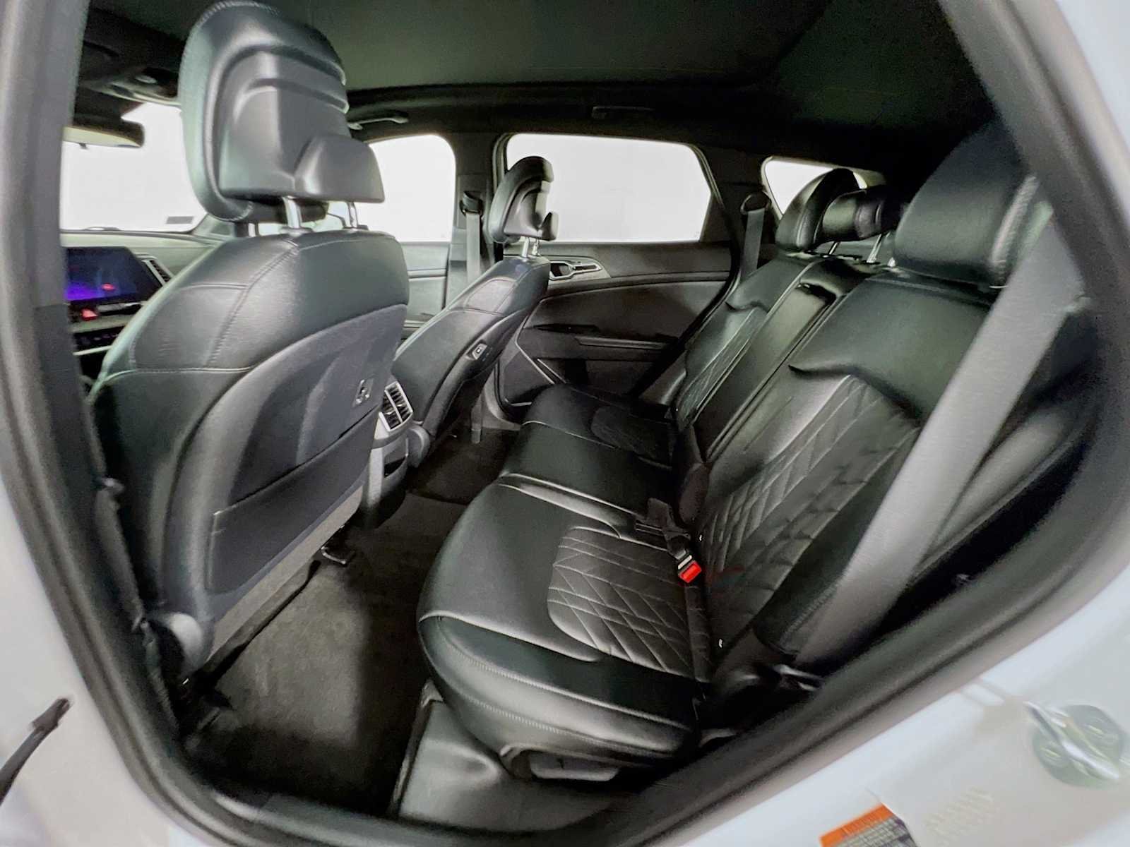 Used 2023 Glacier White Pearl/Ebony Black Roof Kia X-Pro Prestige image 26
