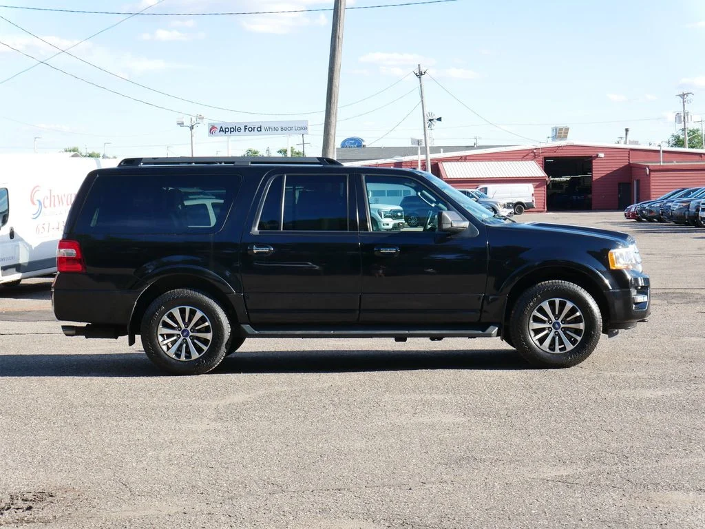 Used 2017 Black Ford XLT image 2