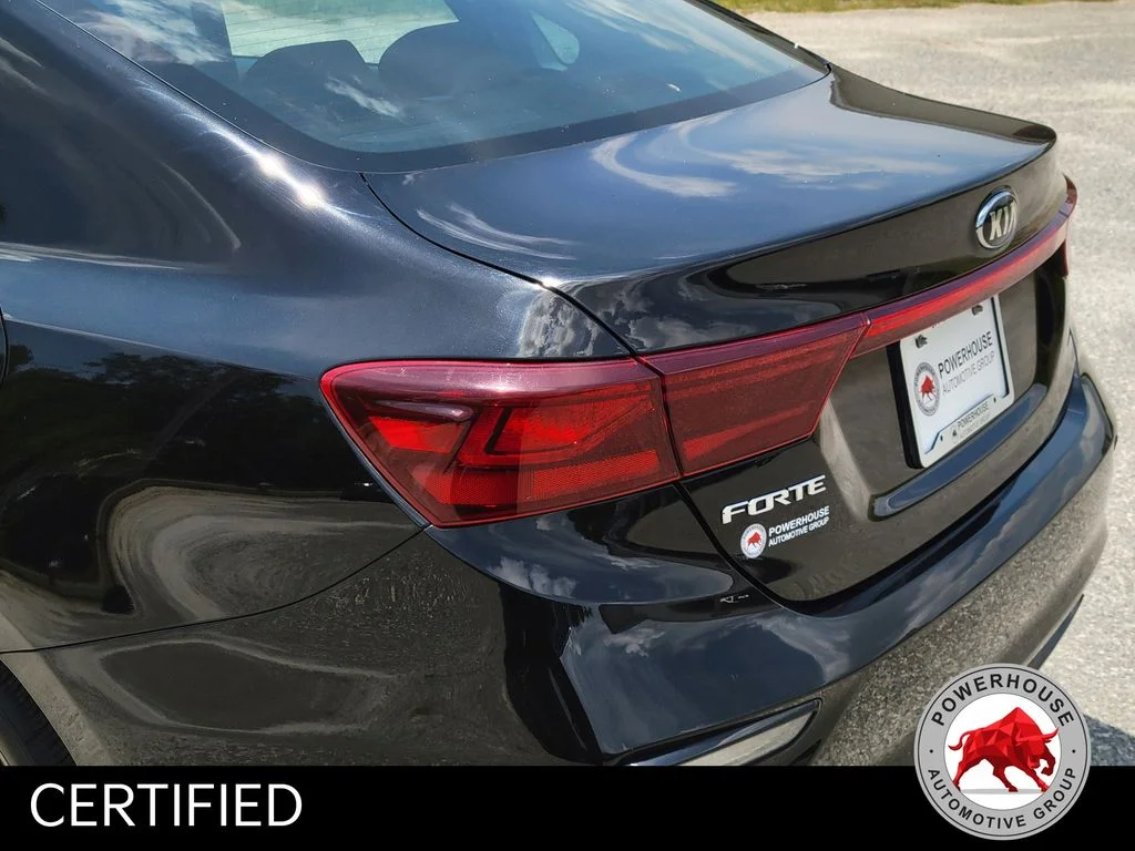 Used 2021 Black Kia LXS image 13