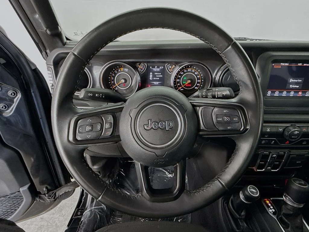 Used 2022 Black Jeep Unlimited Sport Altitude image 11