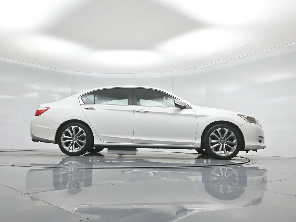 Used 2013  Honda Sport image 42