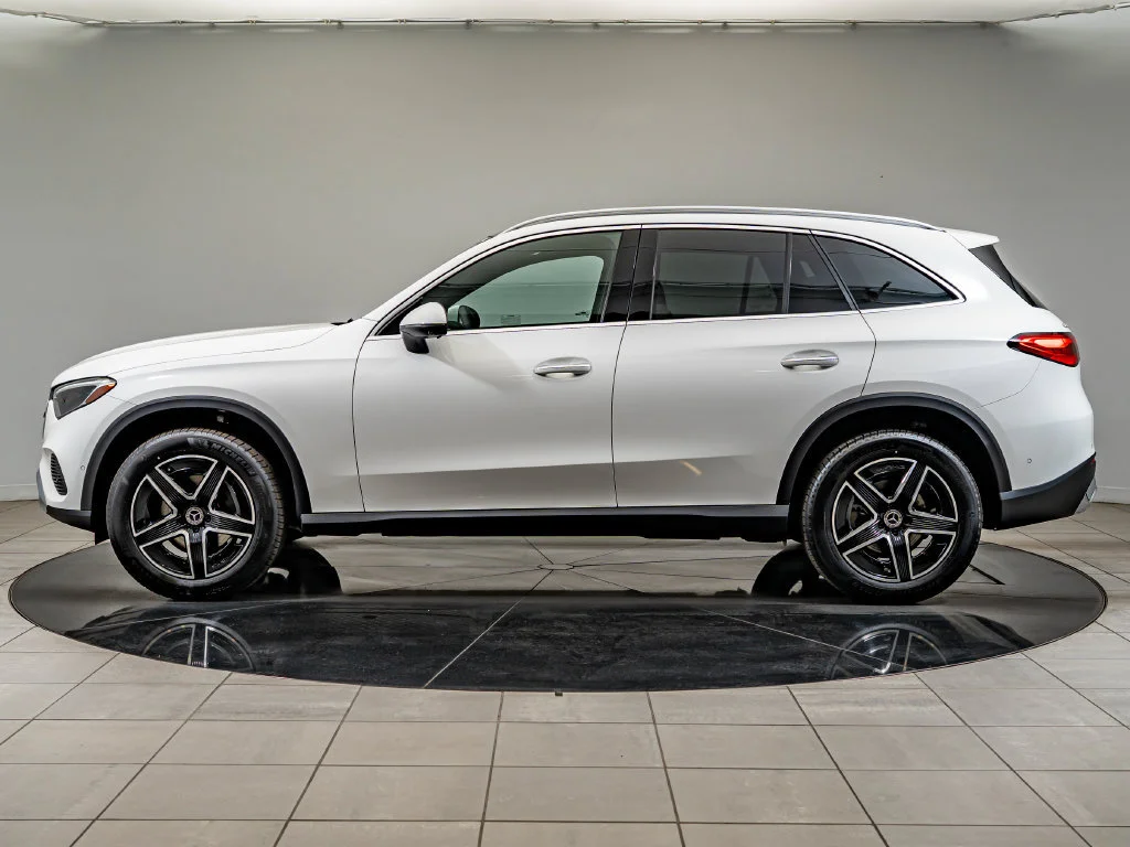 New 2026 Polar White Mercedes-Benz GLC 300 image 8
