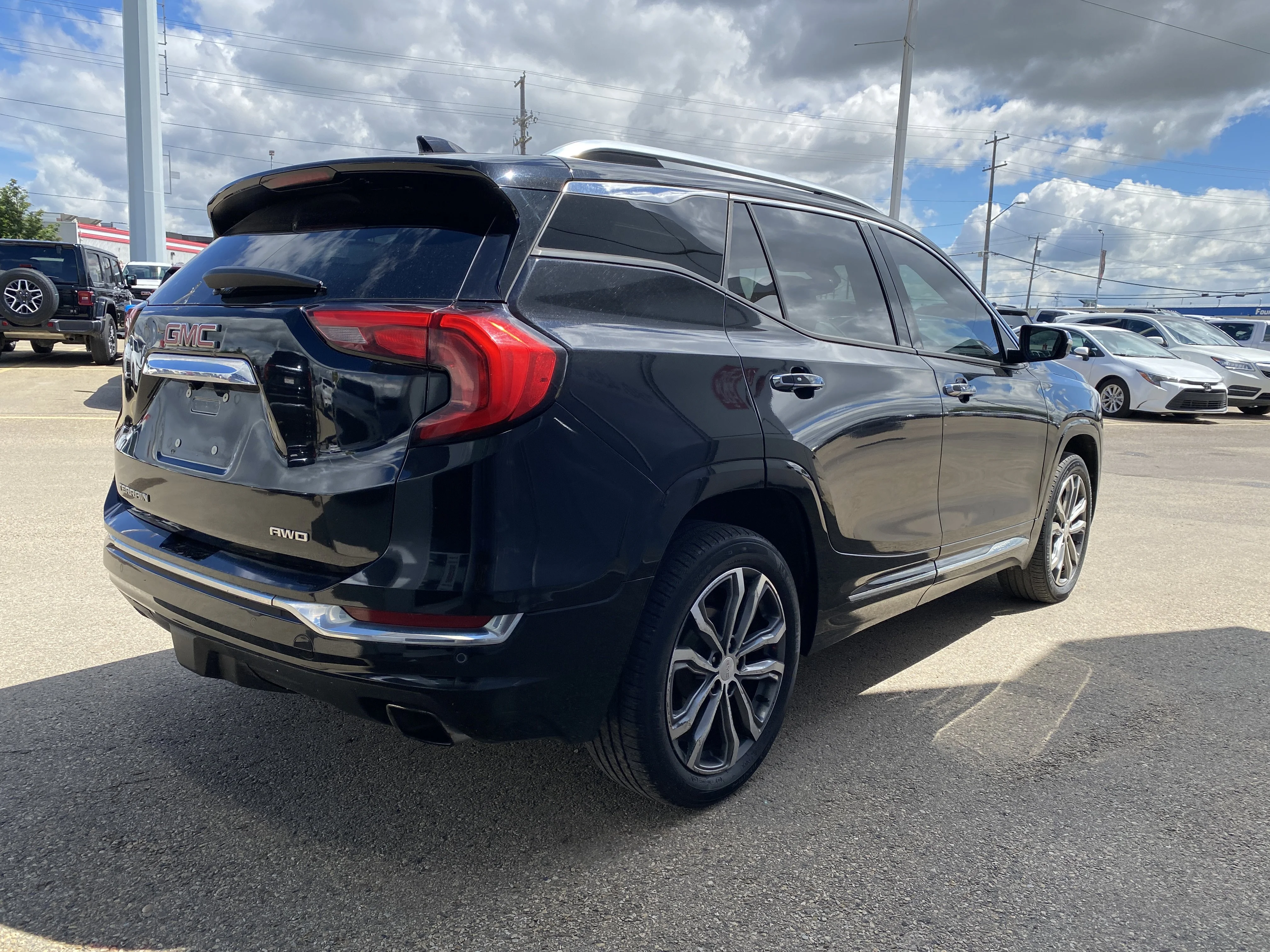 Used 2018 Black GMC Denali AWD image 5