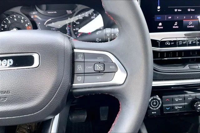 Used 2025 Red Jeep Trailhawk image 21