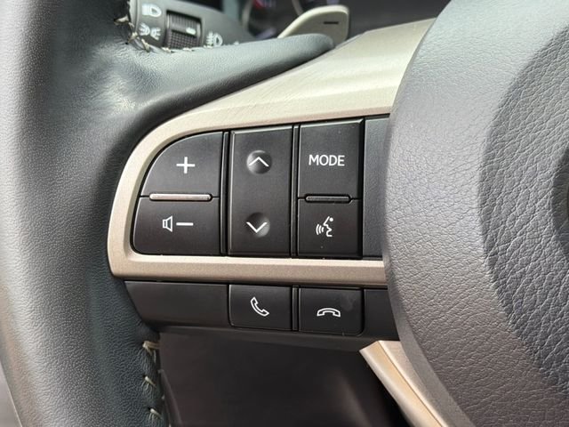 Used 2022 White Lexus 350 image 34
