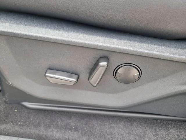 New 2026 Black Metallic Ford Lariat image 20
