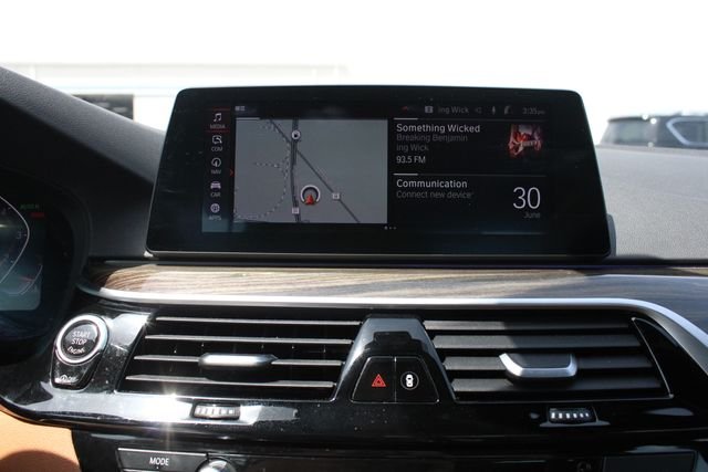 Used 2020 White BMW 530i xDrive image 16