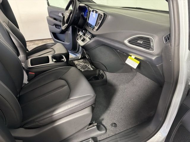 2026 Chrysler Voyager LX - Photo 29