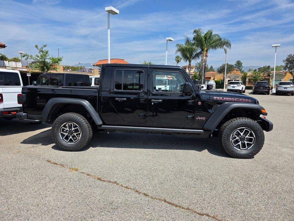 New 2026 Black Clear-Coat Exterior Paint Jeep Rubicon 4x4 image 3