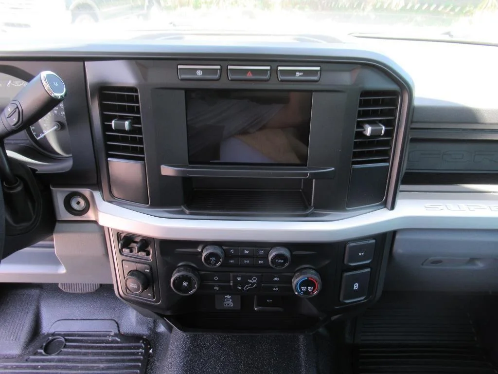 New 2024 Oxford White Ford F-550® XL image 20