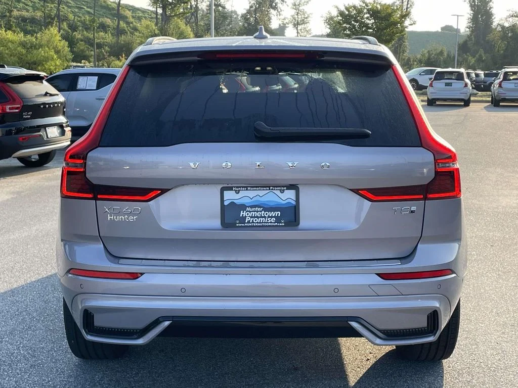 New 2026 Aurora Silver Volvo Plus image 28