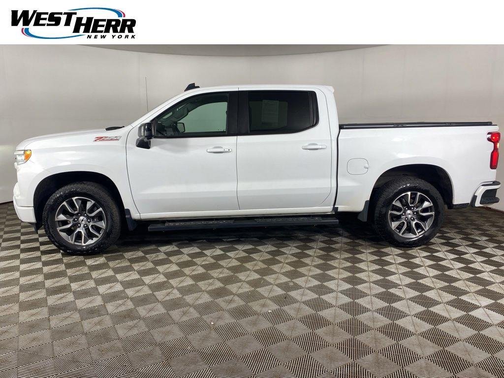 Used 2022 Summit White Chevrolet 4WD Crew Cab Short Bed RST image 21