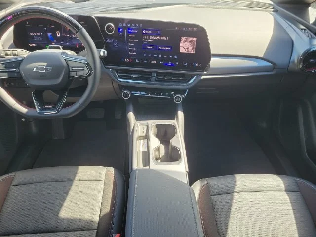 2024 Chevrolet Equinox EV Launch Edition - Photo 10