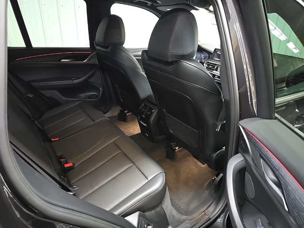 Used 2024 Gray BMW xDrive30i image 18