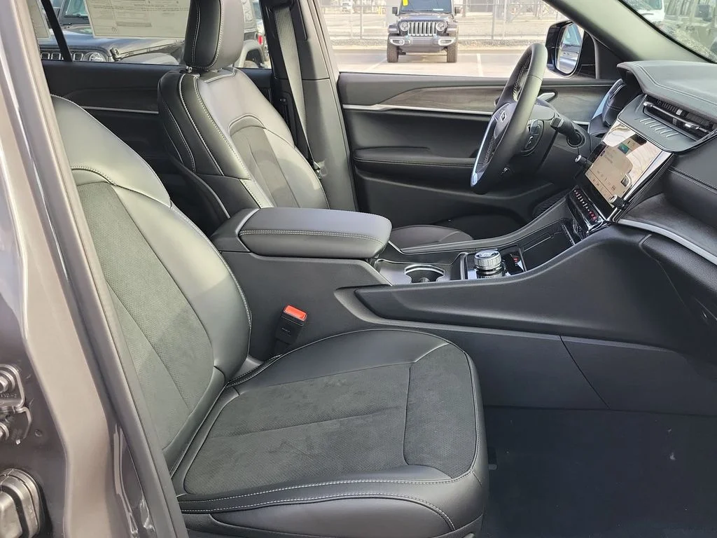 New 2026 Gray Jeep Altitude image 12