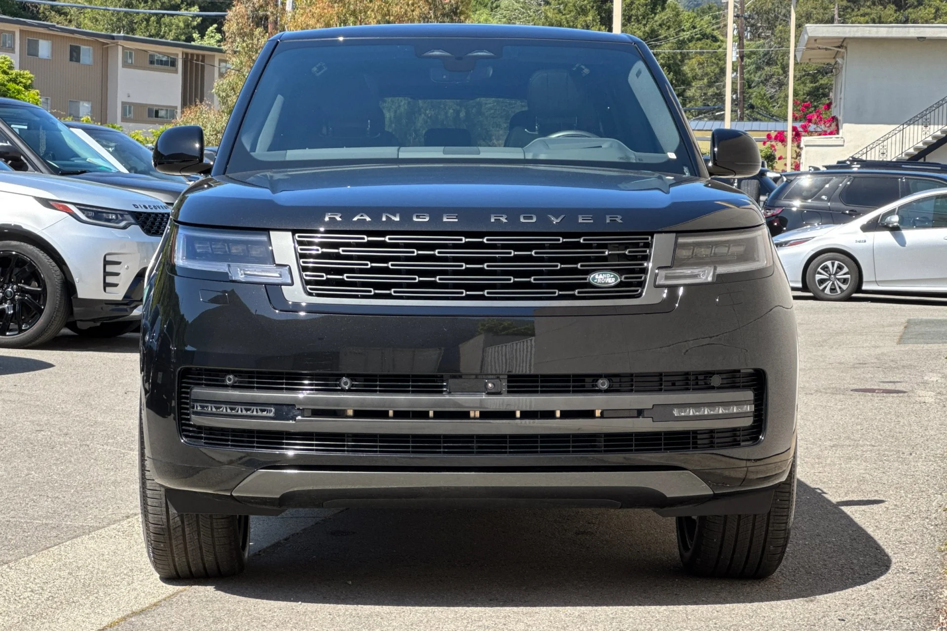 New 2026 Santorini Black Land Rover SE image 10