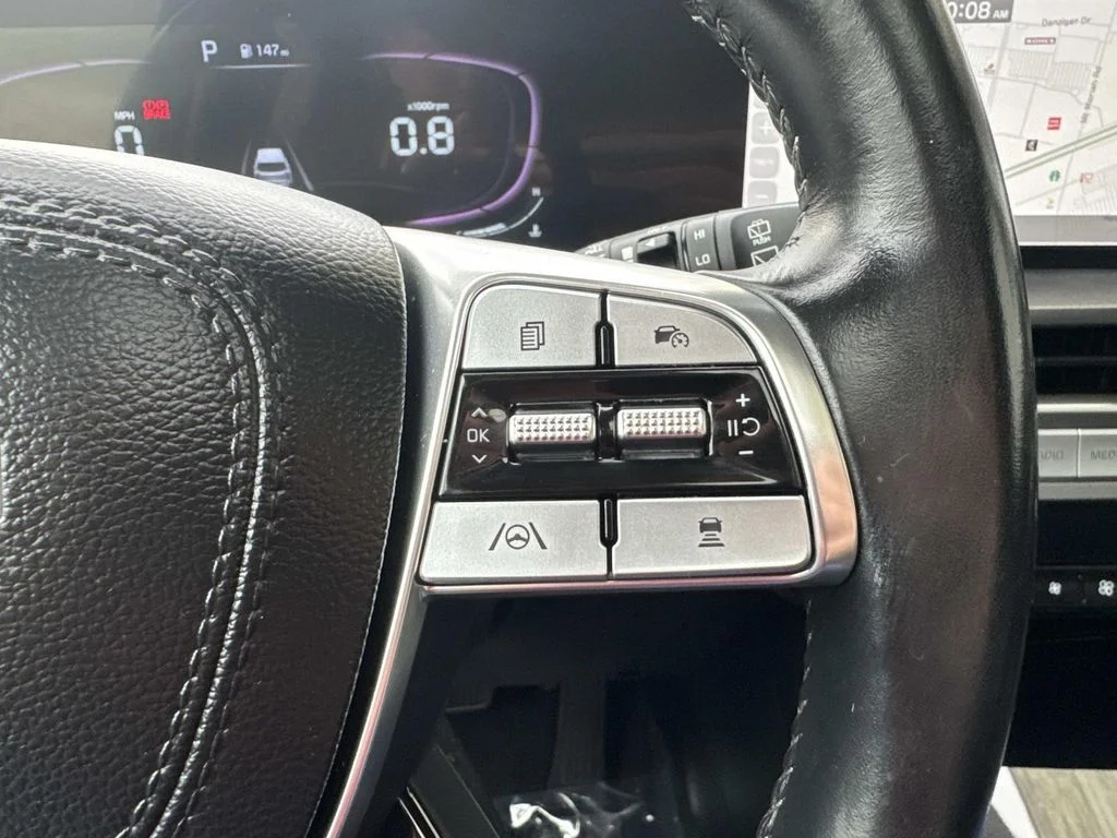 Used 2023 Silver Kia S image 18