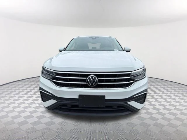 Used 2022 White Volkswagen 2.0T SE image 2