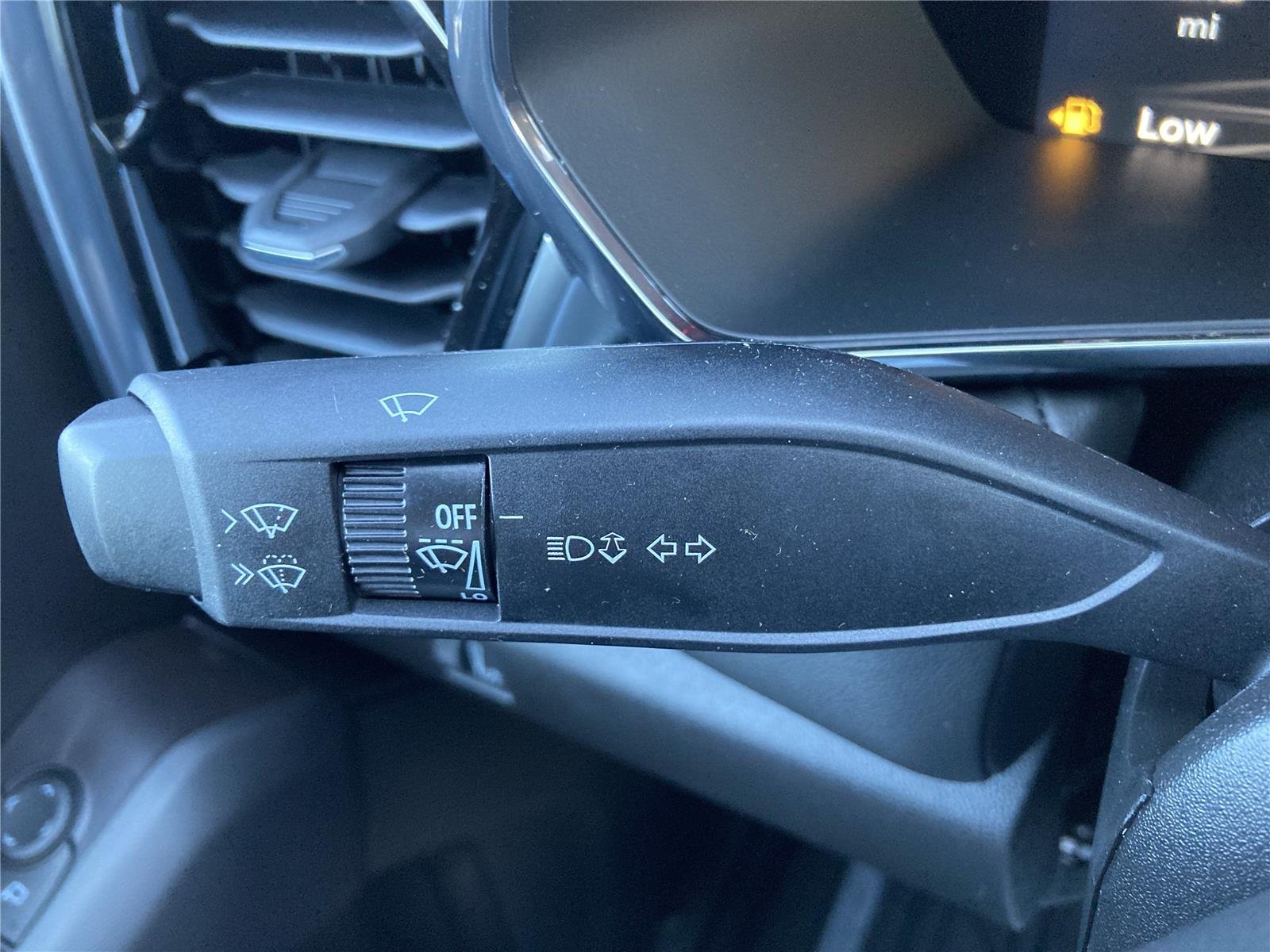 New 2026 Onyx Black GMC Elevation image 23