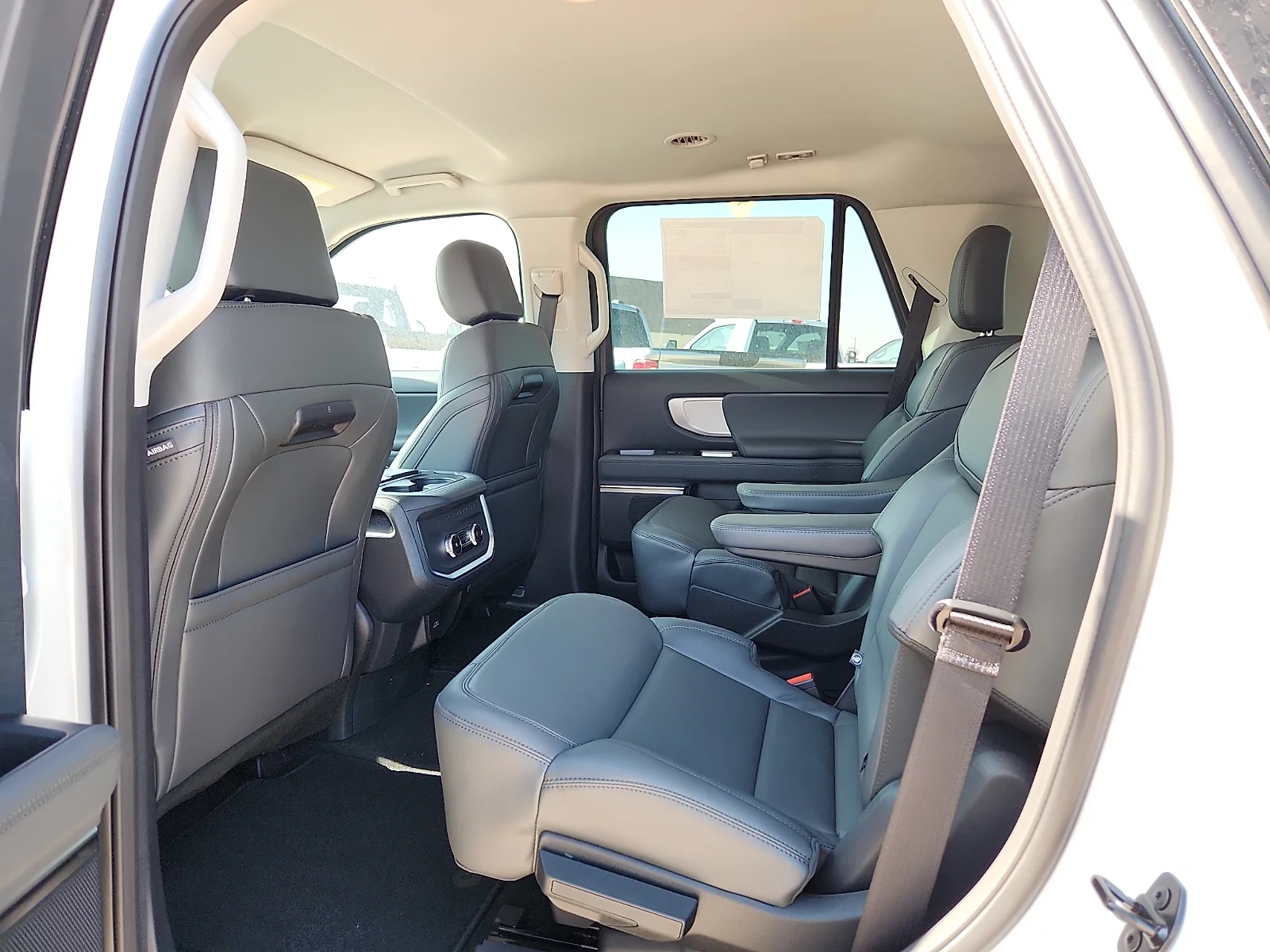 New 2027 Star White Metallic Tri-Coat Ford Active image 17