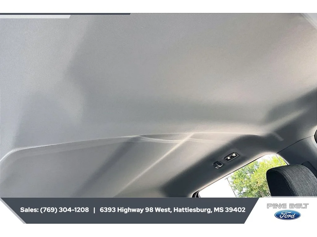 Used 2023 Oxford White Ford XLT image 17