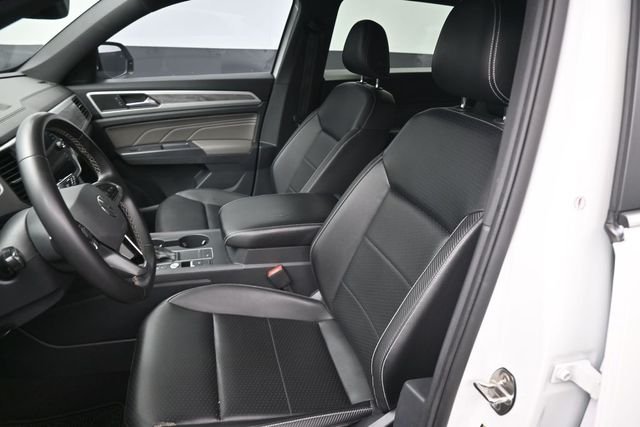 Used 2021 White Volkswagen 2.0T SE w/Technology image 19