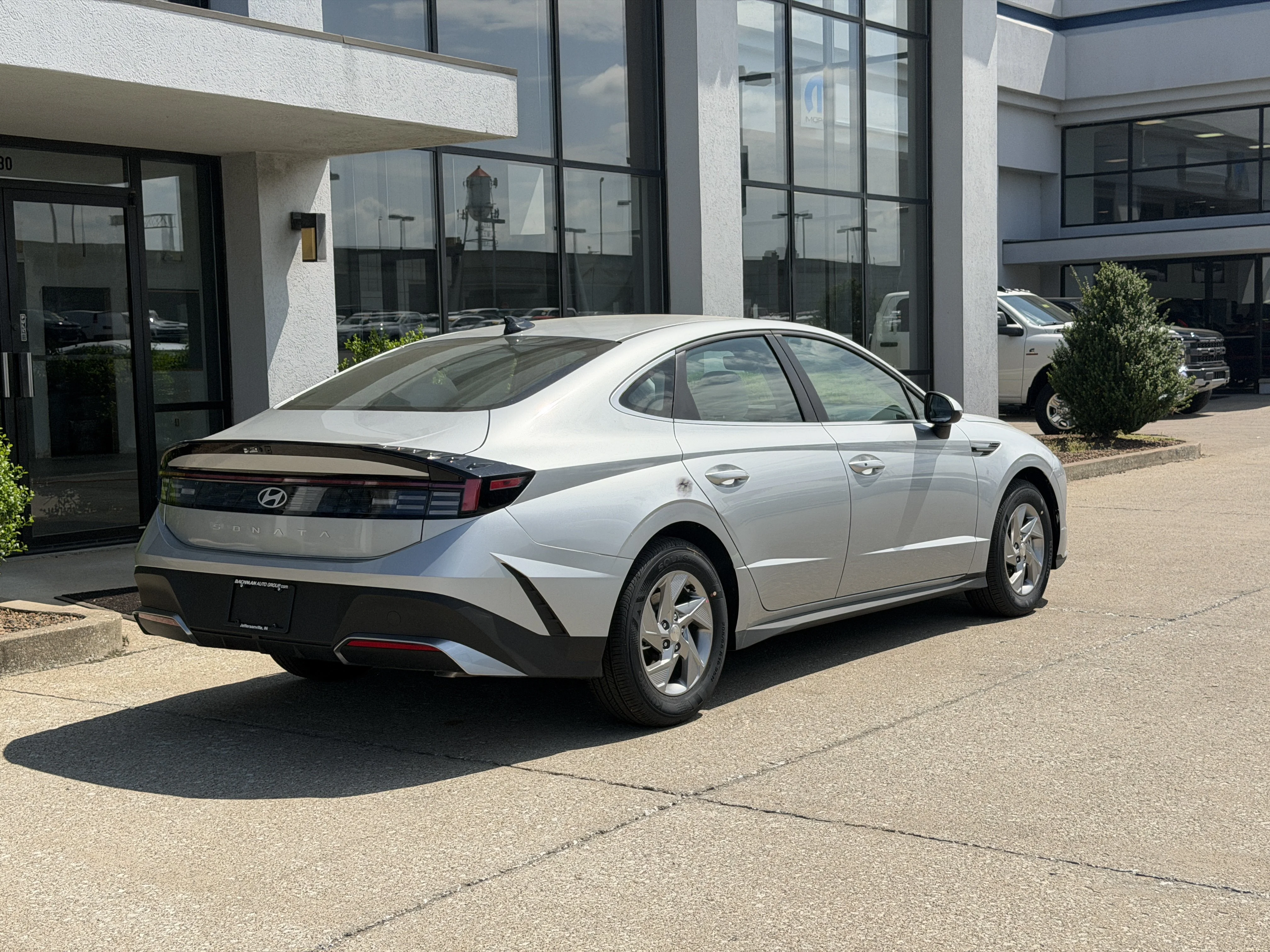 Used 2026 Aero Silver Hyundai SE image 4