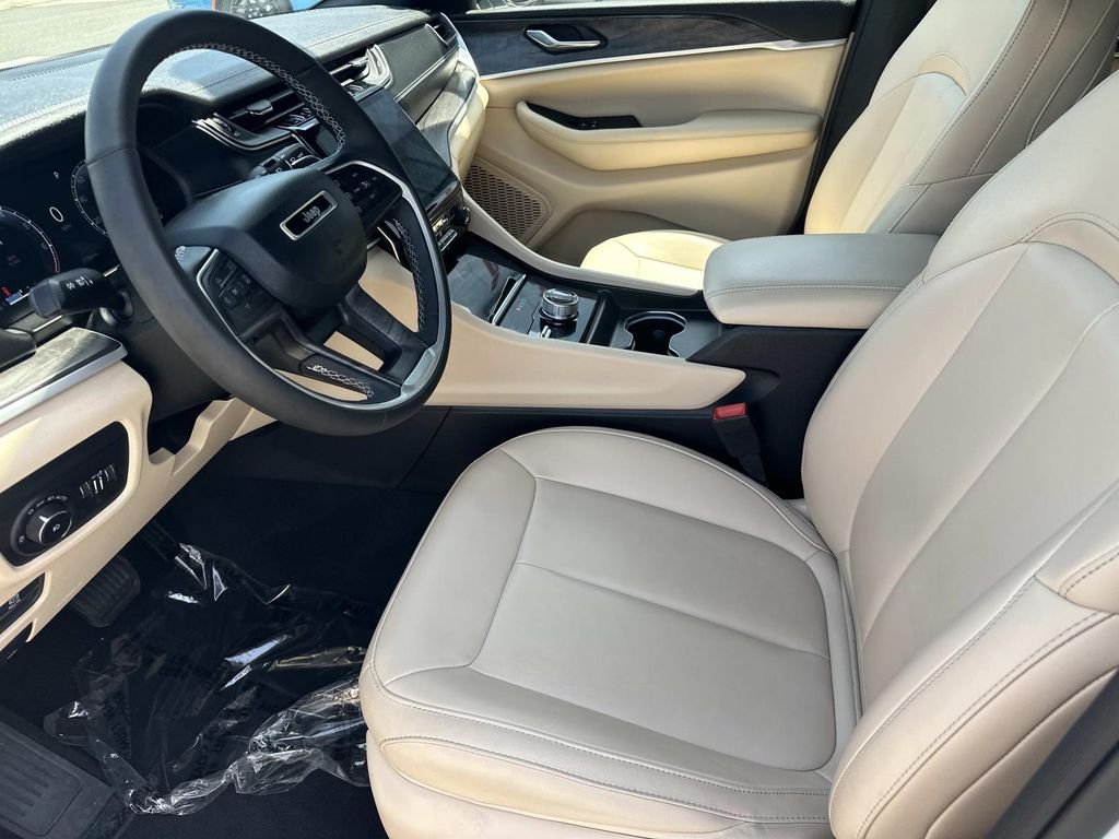 Used 2024 White Jeep Limited image 16