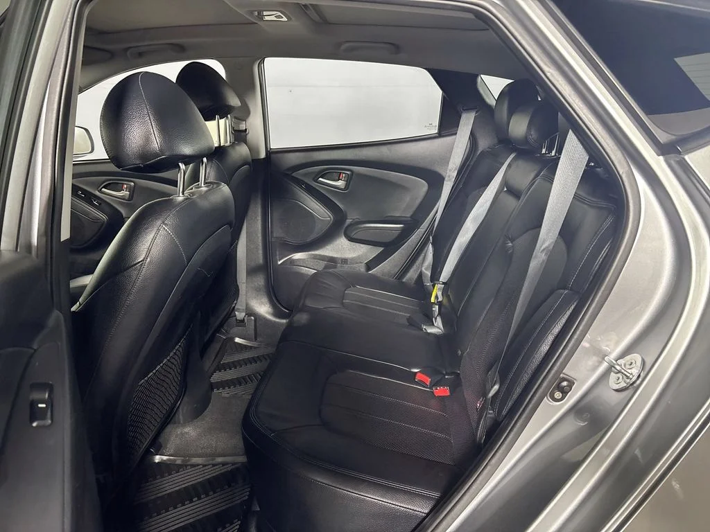 Used 2010 Gray Hyundai Limited image 21