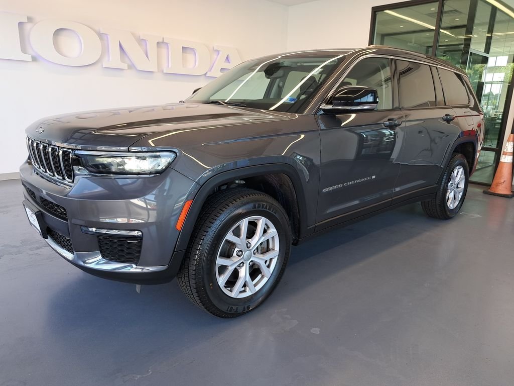 Used 2022 Gray Jeep Limited image 2