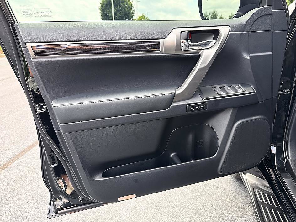 Used 2023 Onyx Black Lexus GX 460 Premium image 9