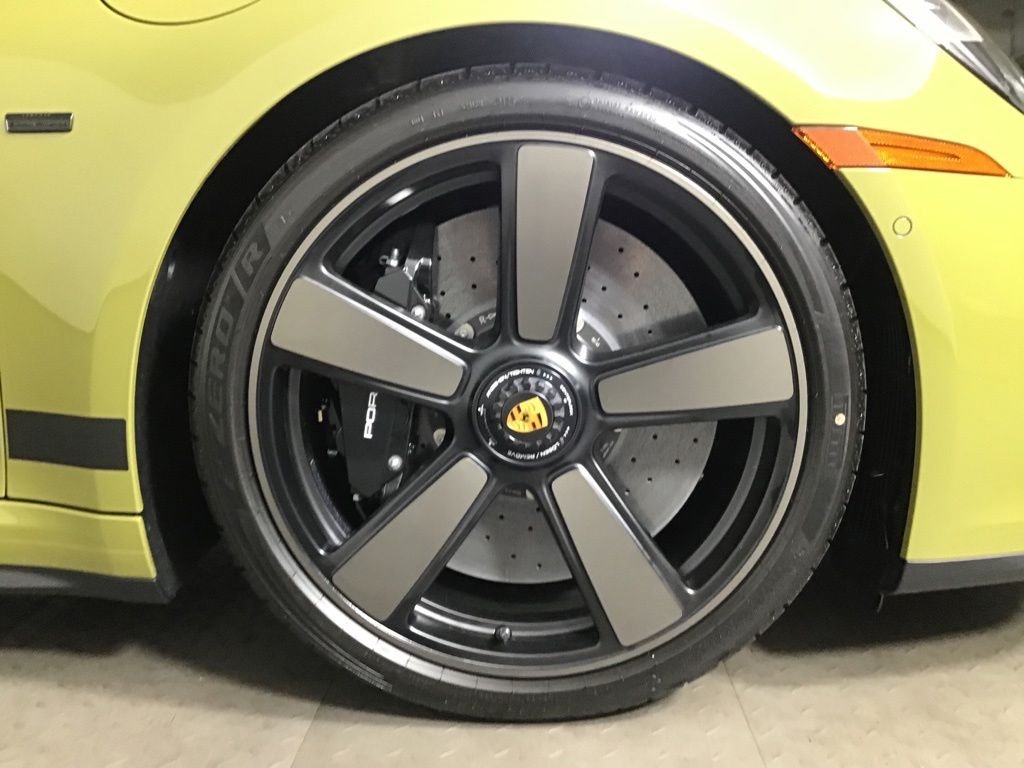 New 2026 Olive Neo Porsche  image 14