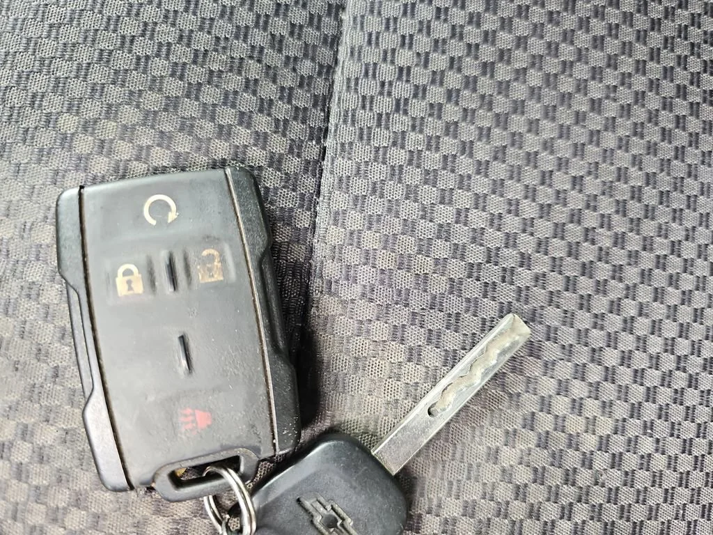 Used 2018 SILVER ICE METALLIC Chevrolet LT image 38