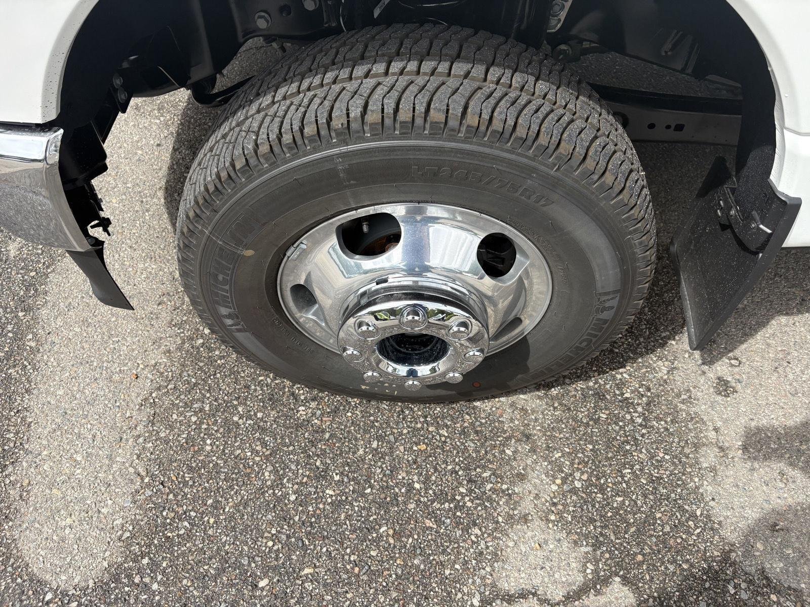 New 2026 Star White Metallic Tri-Coat Ford F-350® King Ranch® image 20