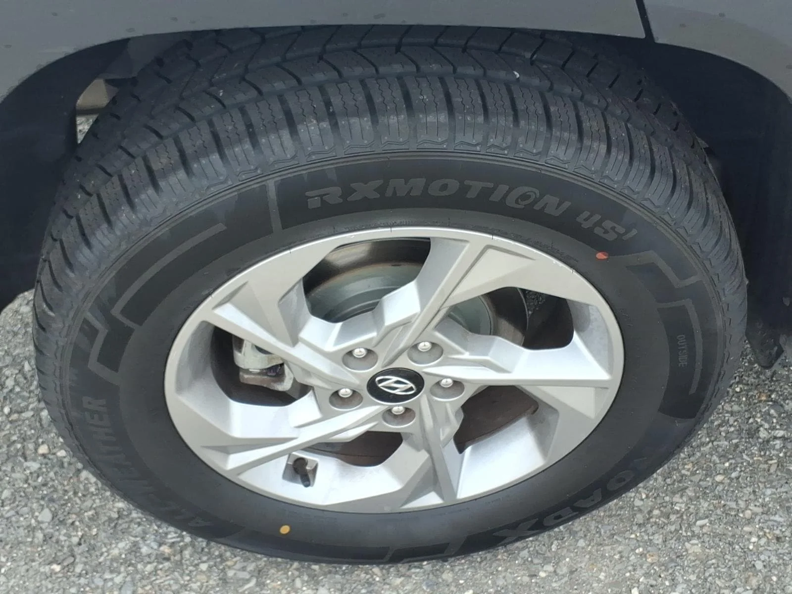 Used 2024 Shimmering Silver Hyundai SEL image 12