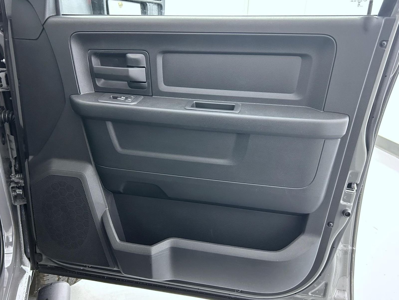 New 2026 Ceramic Gray Clear-Coat Exterior Paint RAM  image 16
