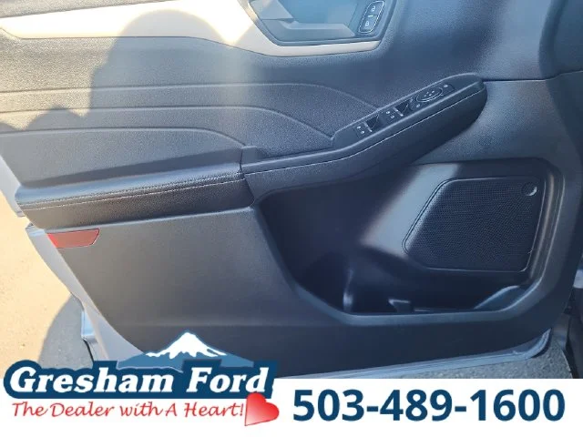 Used 2022 Blue Ford SE image 18