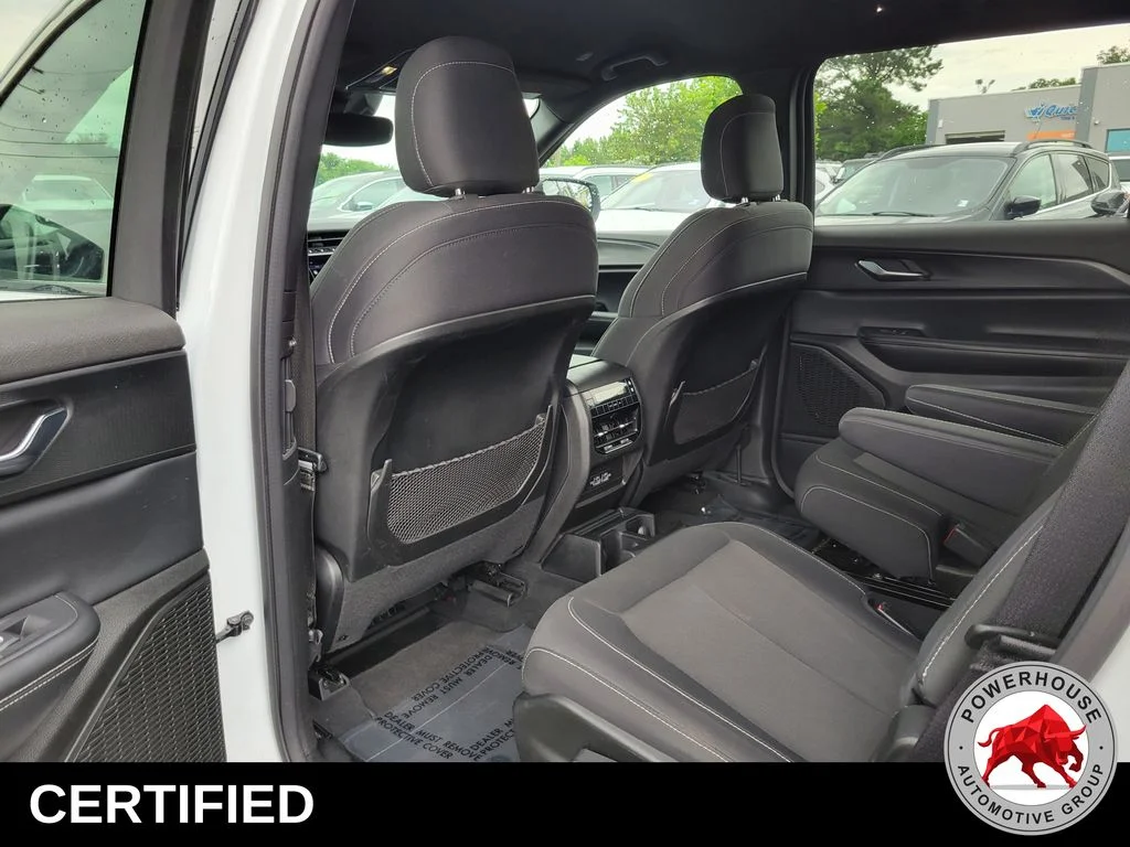 Used 2024 White Jeep Laredo image 14