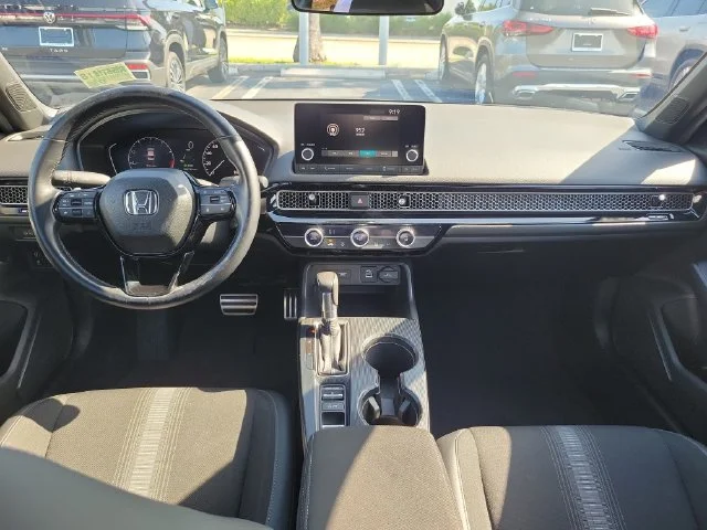 Used 2024  Honda Sport image 13