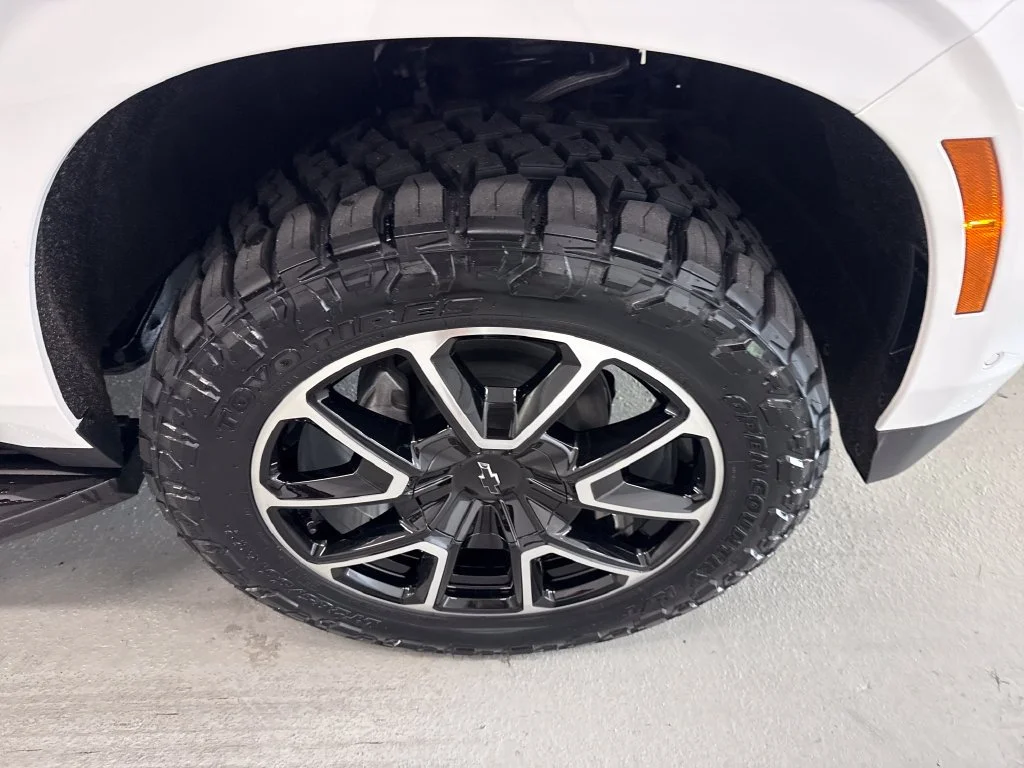 New 2026 Summit White Chevrolet RST image 5