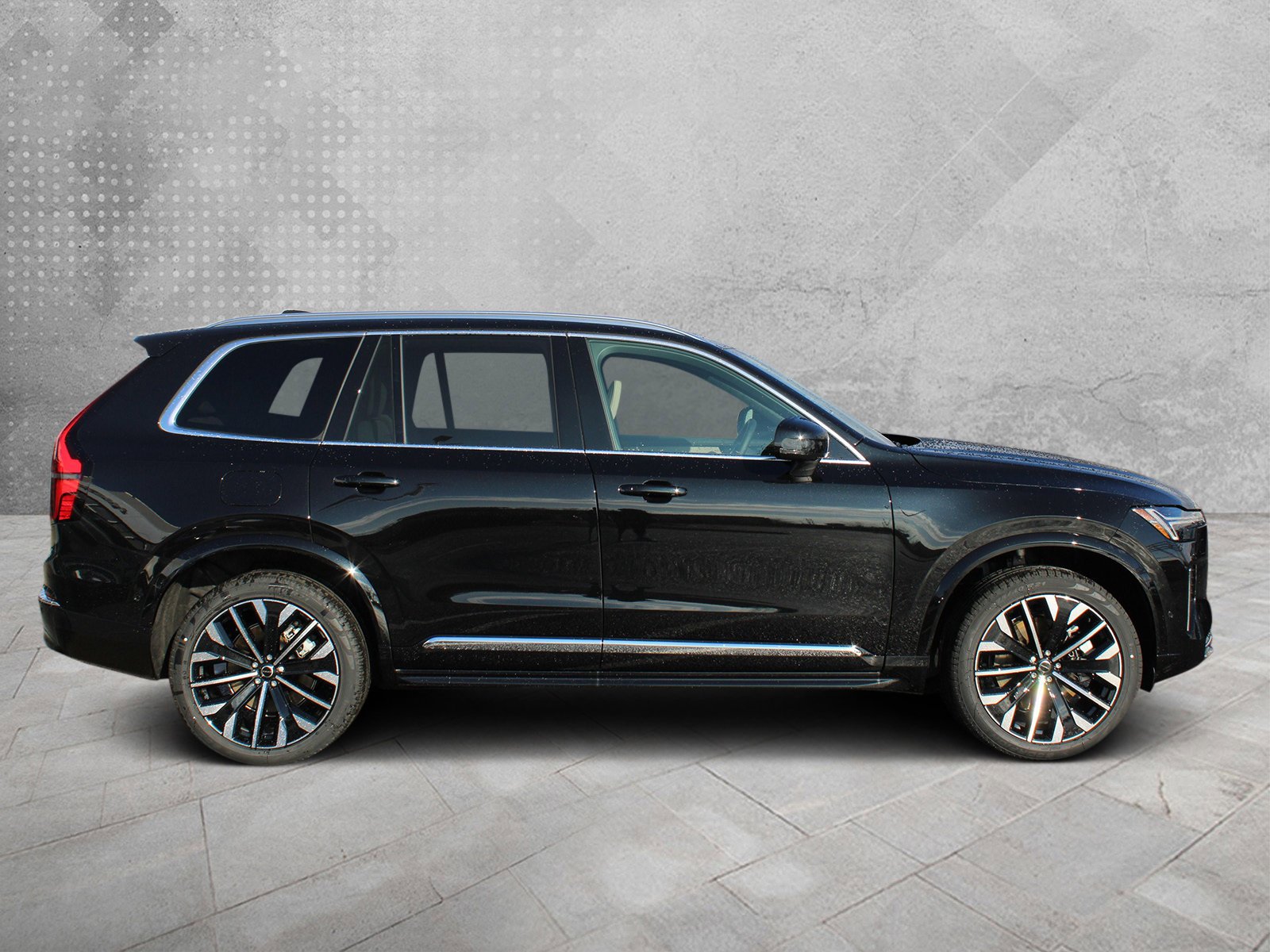 New 2026 Onyx Black Metallic Volvo Plus image 5