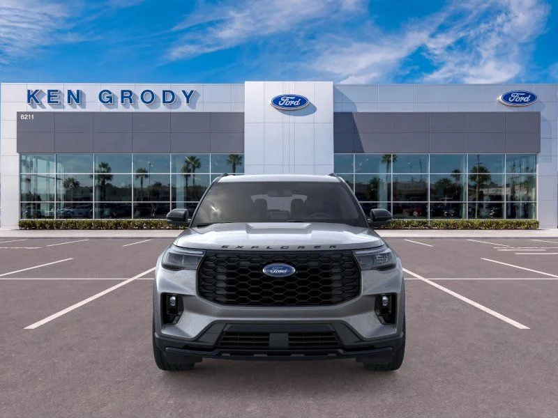 New 2026 Carbonized Gray Metallic Ford ST-Line image 7