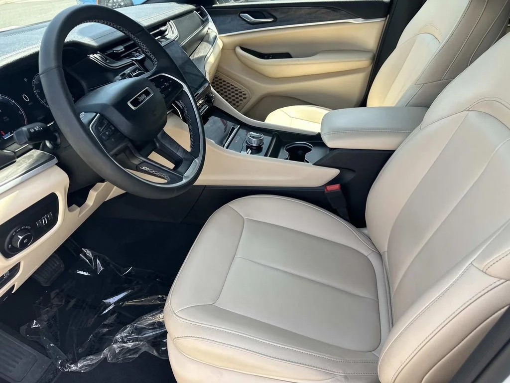 Used 2024 White Jeep Limited image 16