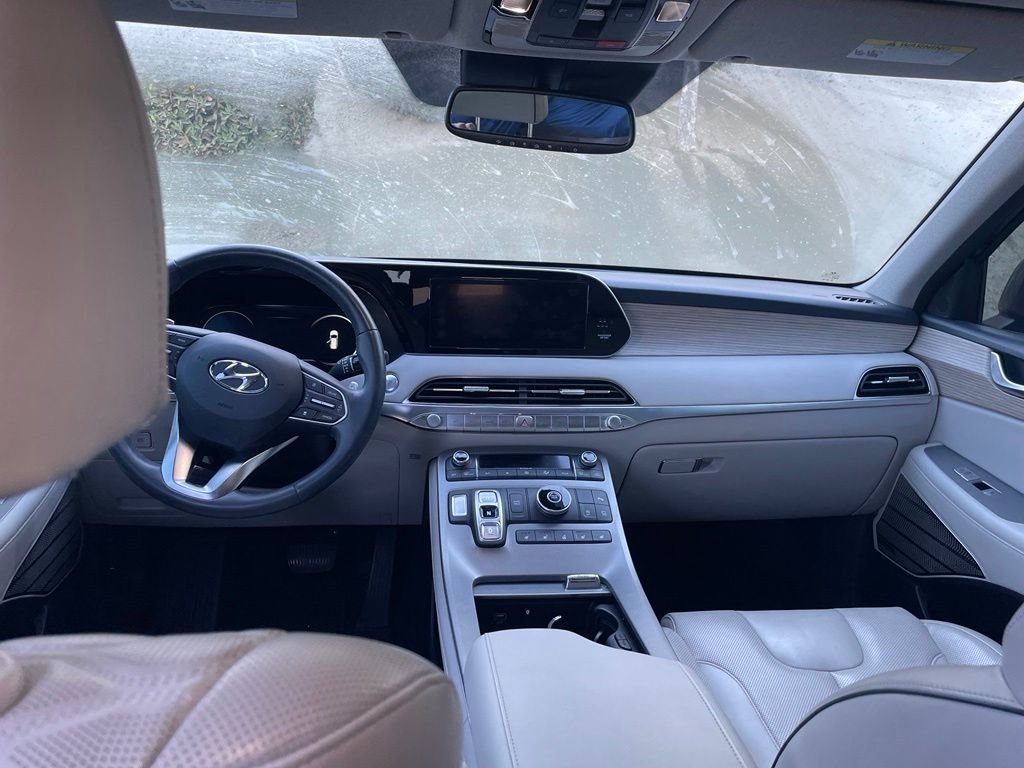 Used 2022 Graphite Hyundai Limited image 8