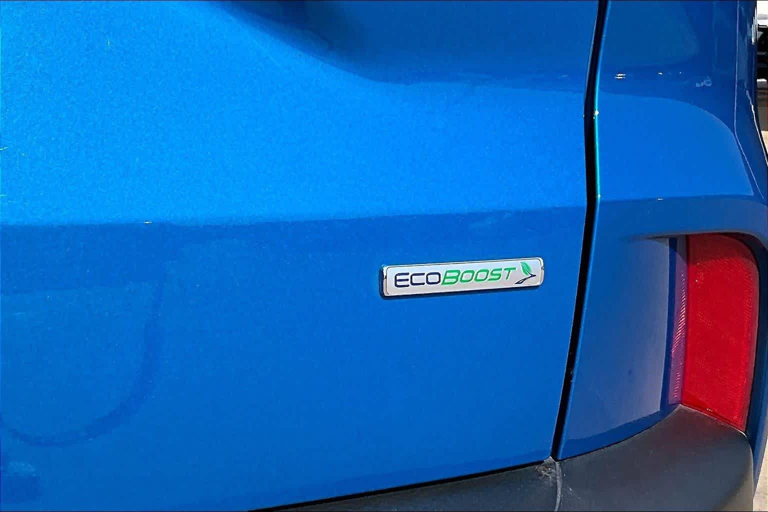 Used 2020 Velocity Blue Metallic Ford SE image 10