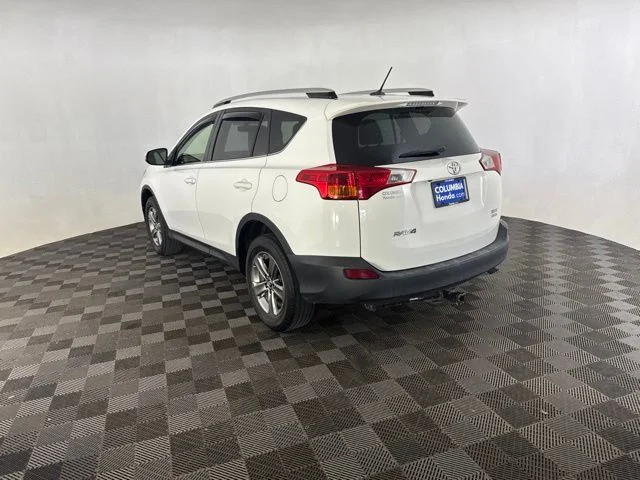 Used 2015 White Toyota XLE image 9