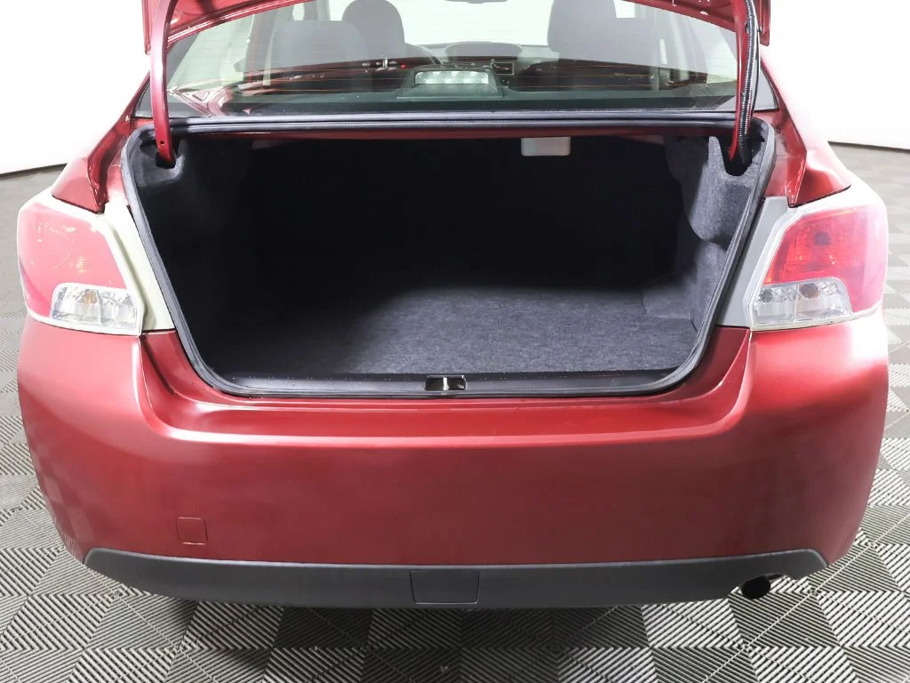 Used 2015 Red Subaru 2.0i image 13